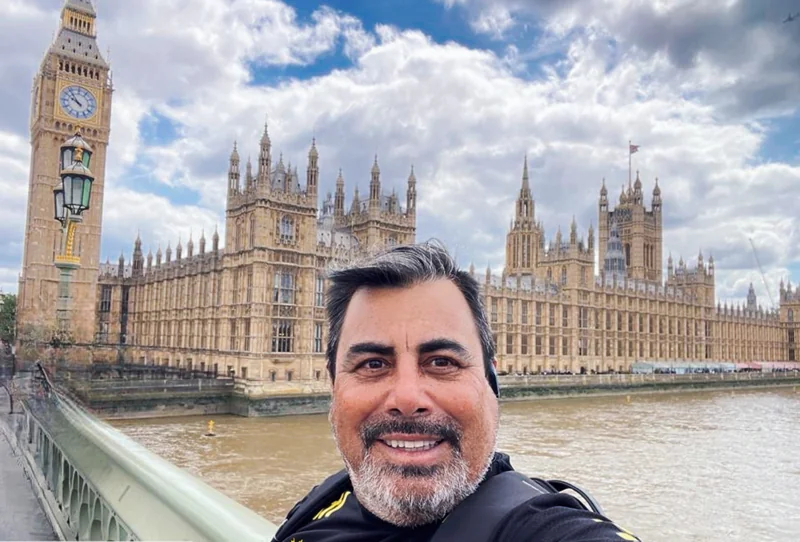 Professional Tour Guide